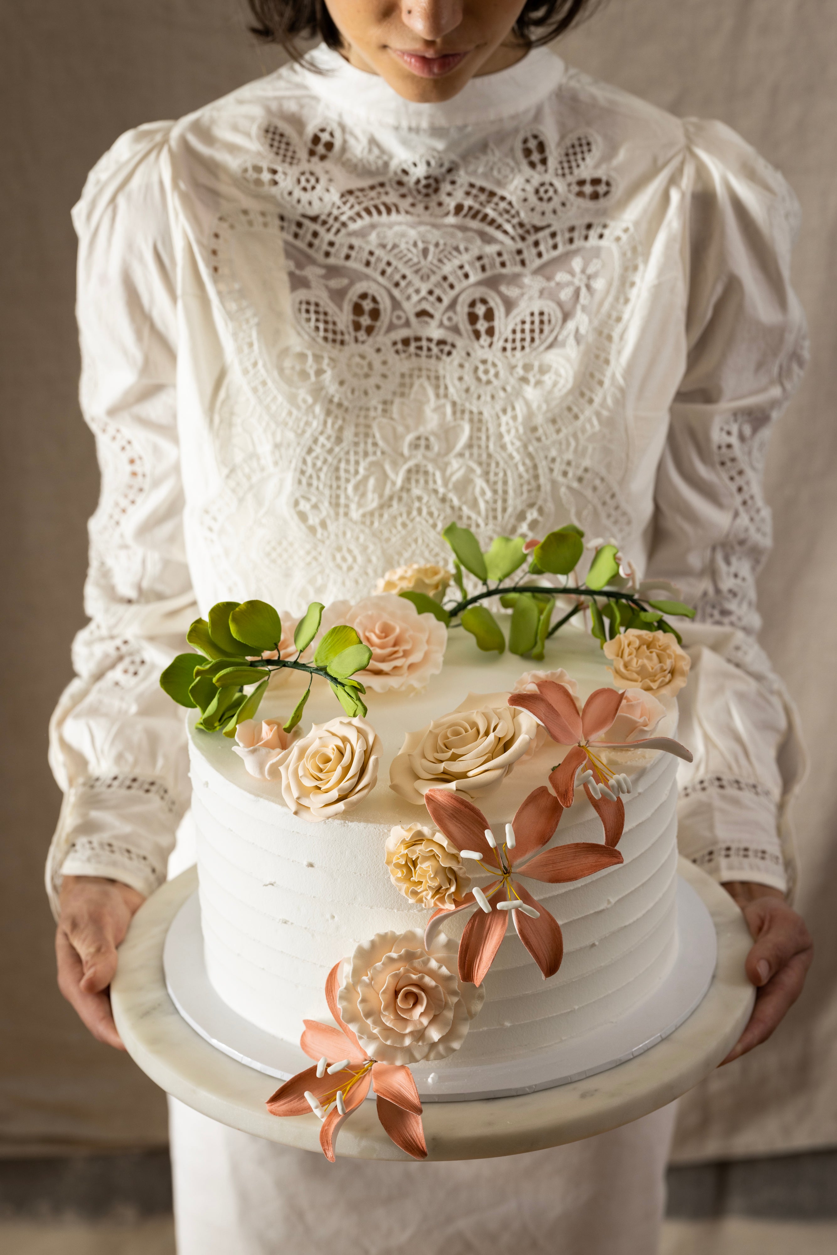 The Knot 25 Sugar Flower Wedding Cakes That Are Extra Sweet